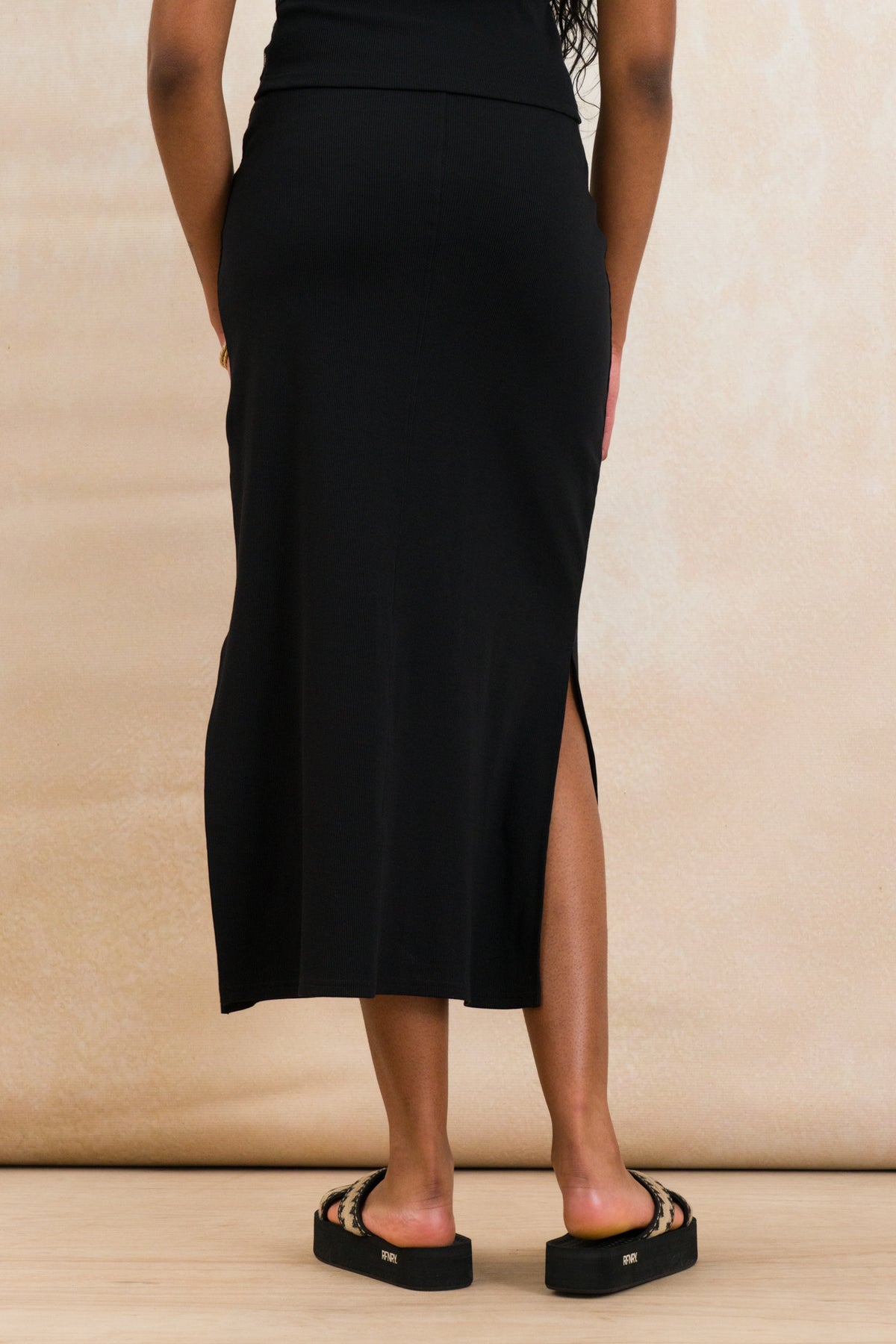 Ribbed Column Skirt