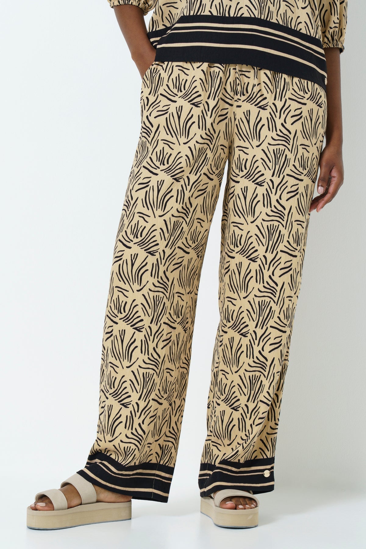 Relaxed Printed  Pants