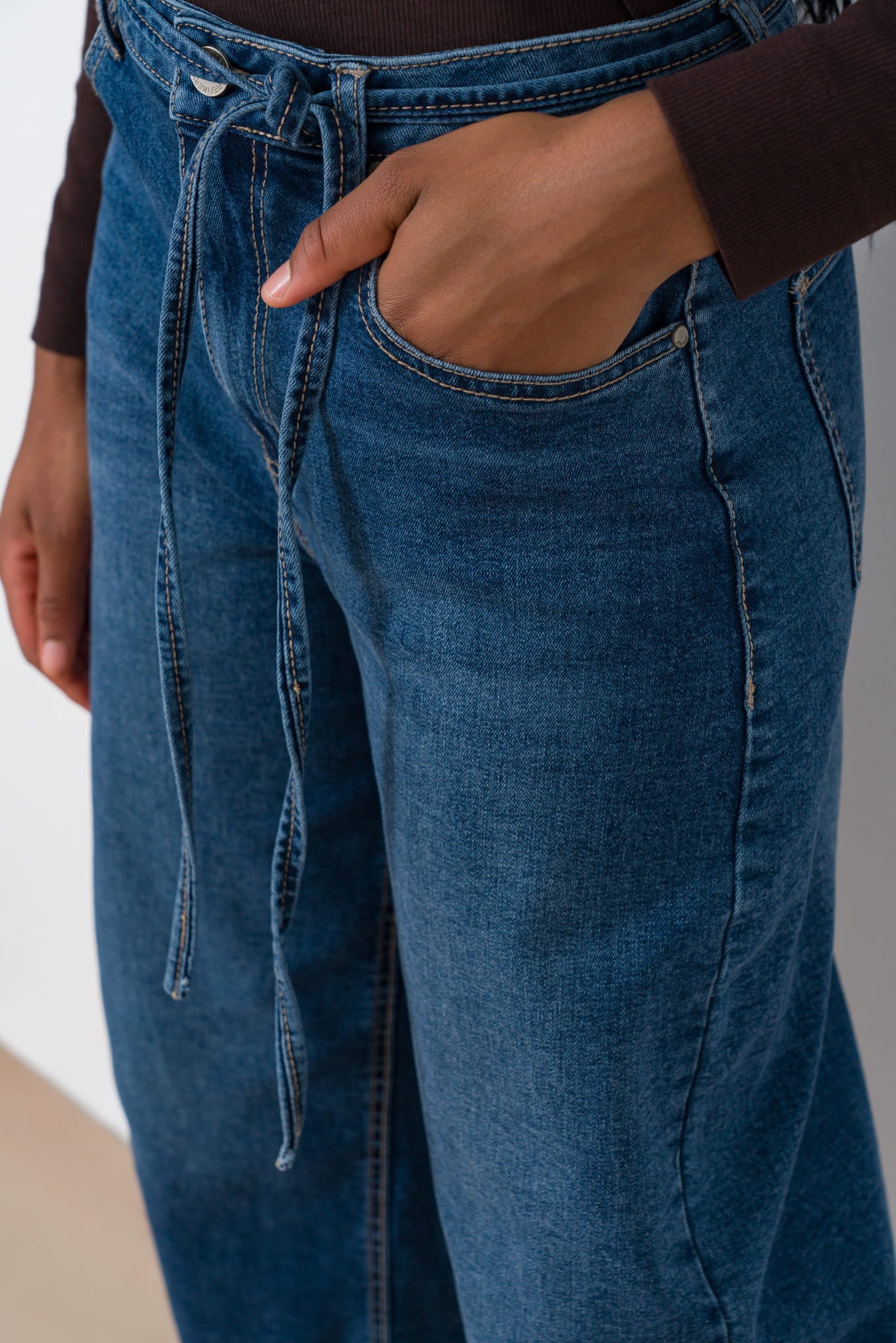 High Rise Barrel Jeans