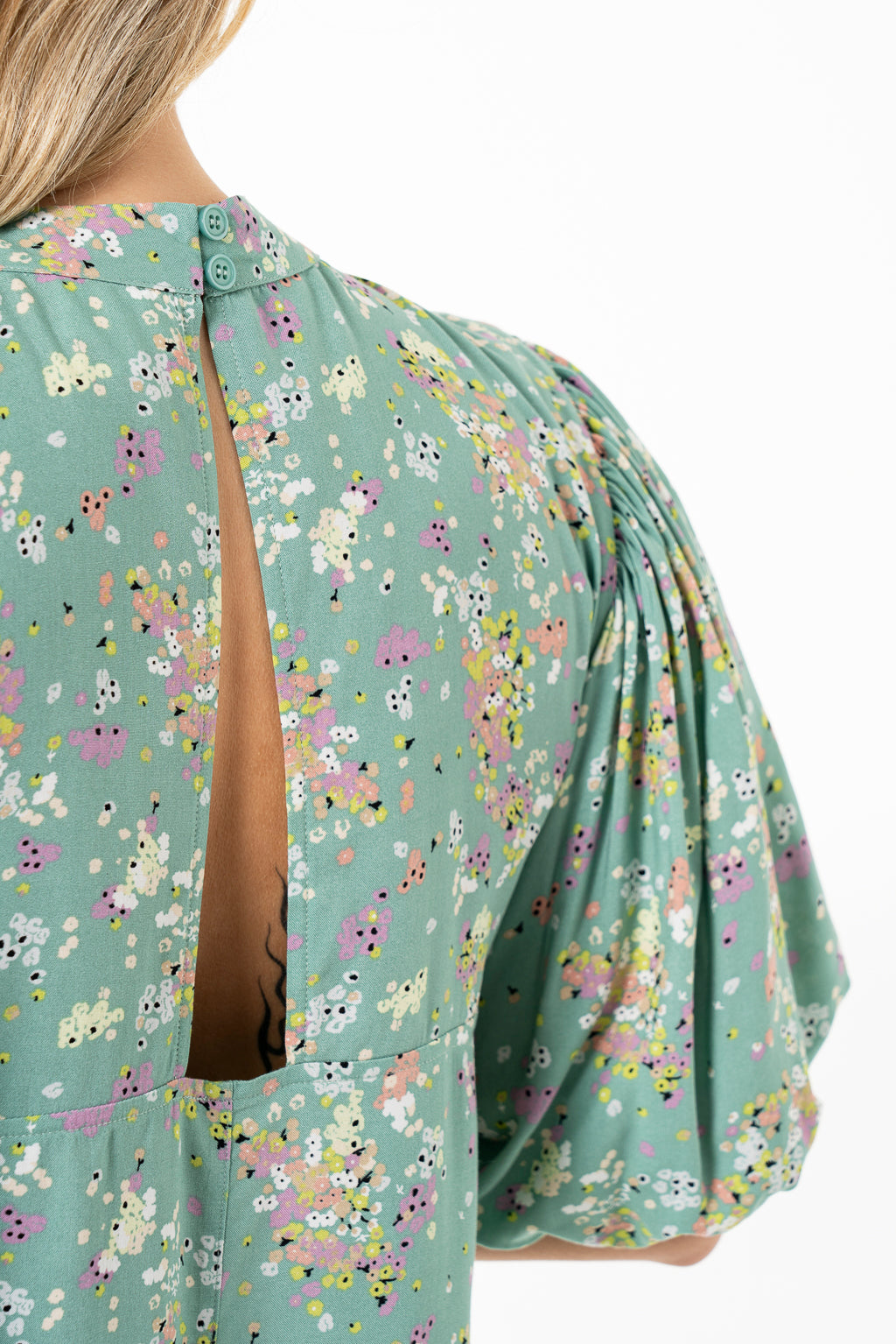 Hi-Neck Blouse _ 141548 _ Green