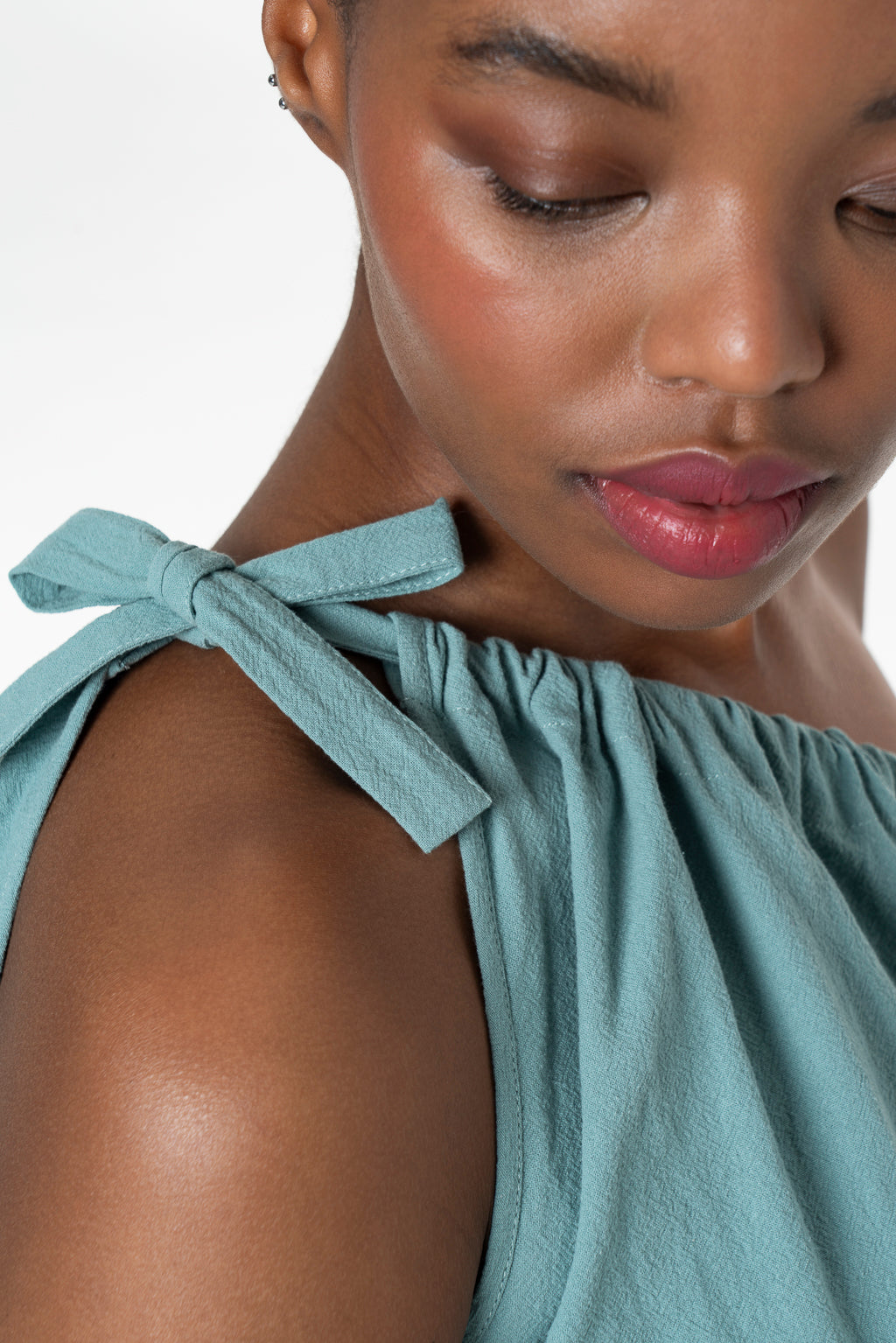One-Shoulder Linen Top _ 143369 _ Green