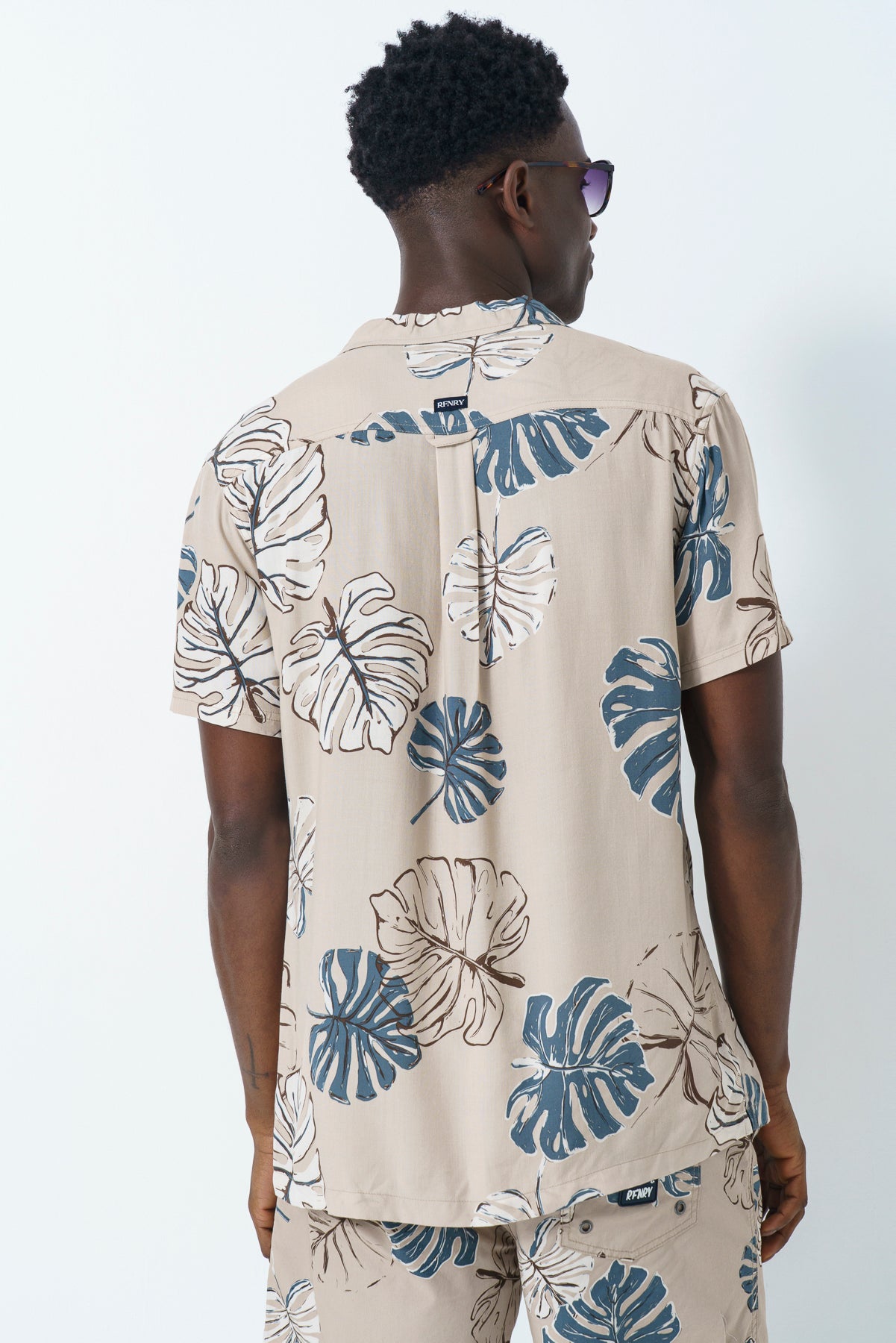 Gladneck Collar Shirt