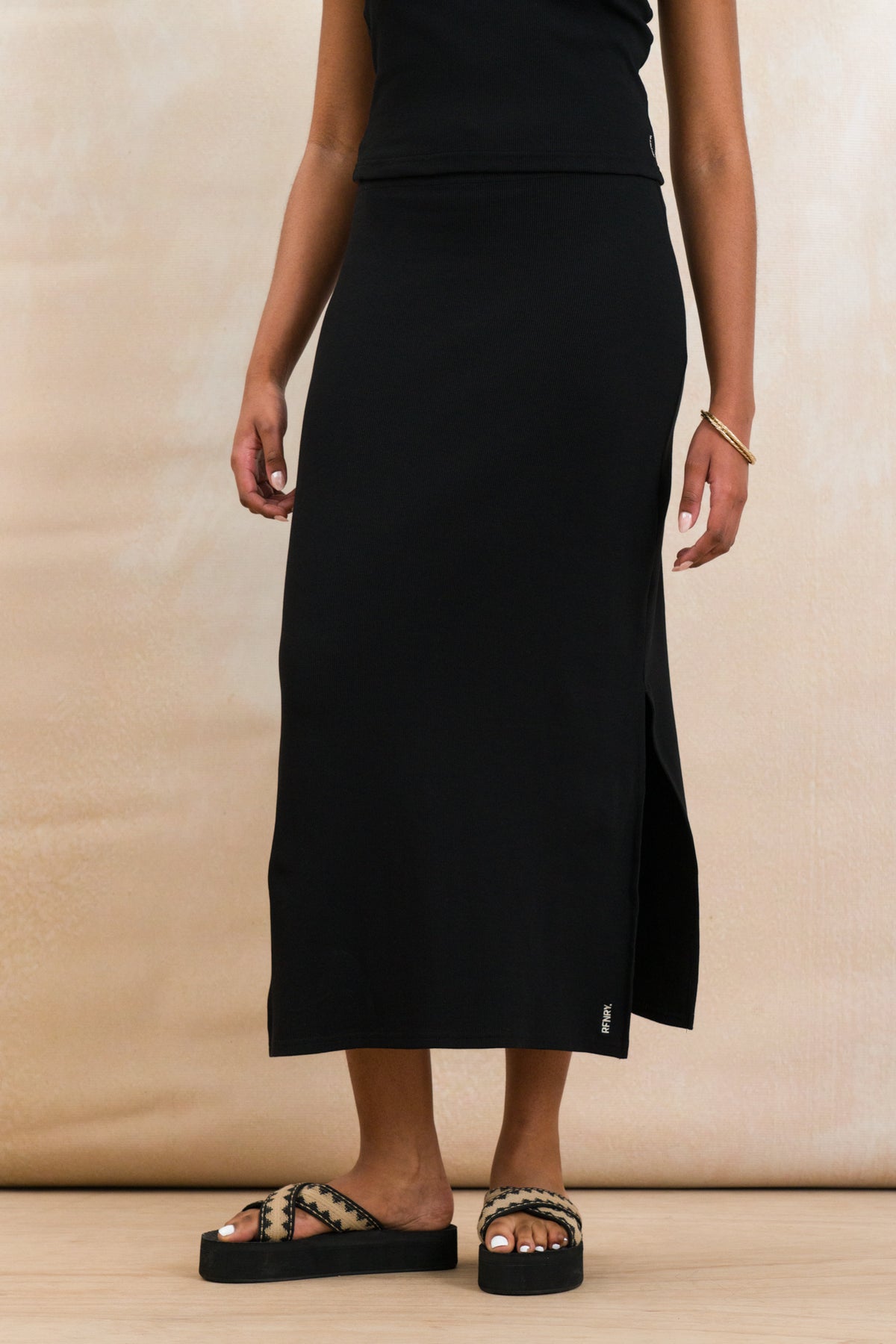 Ribbed Column Skirt