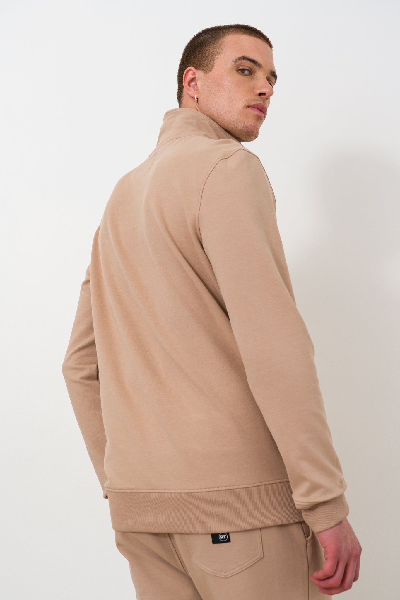 Quarter-Zip-Sweat-1