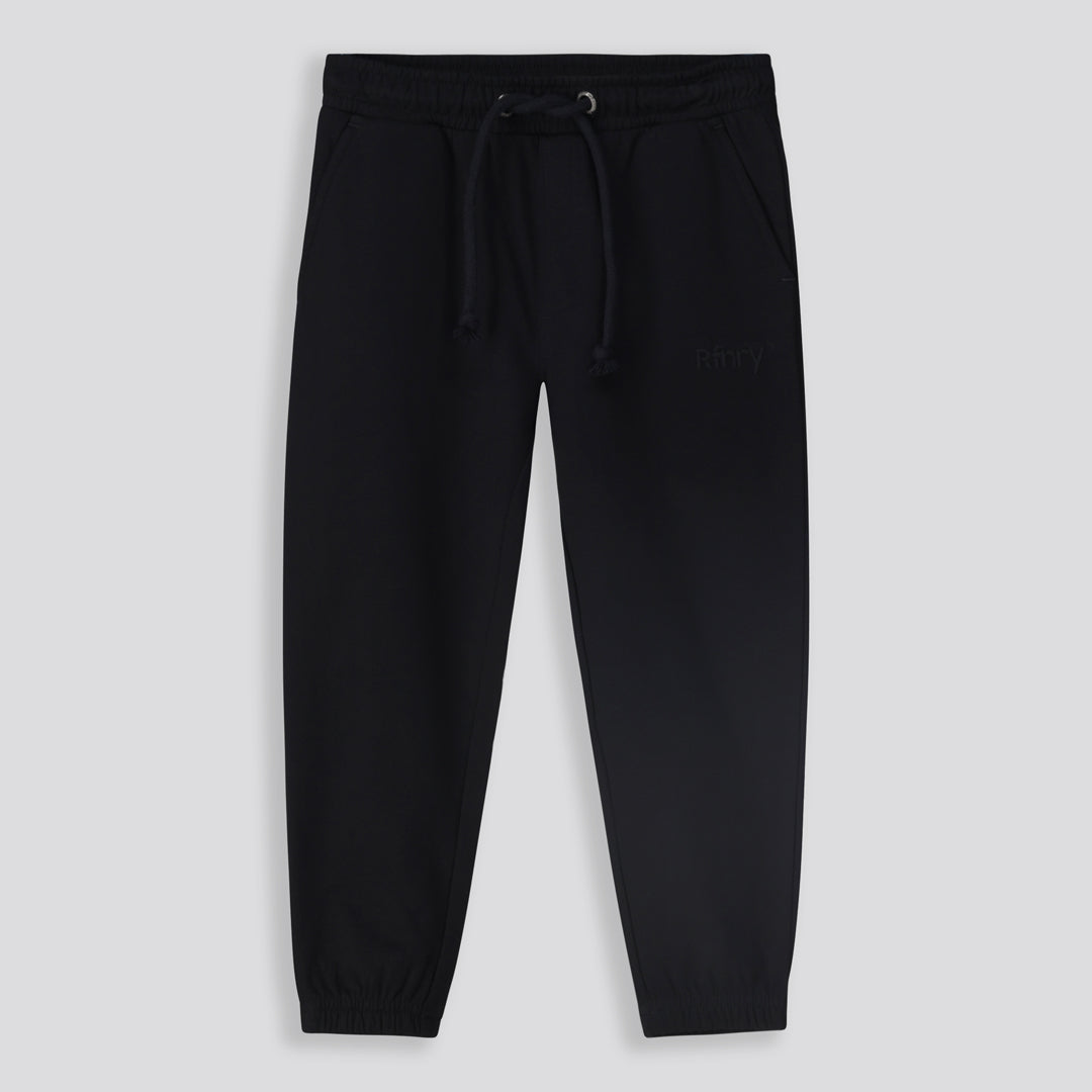 Back View: Unbranded black back with side seams.