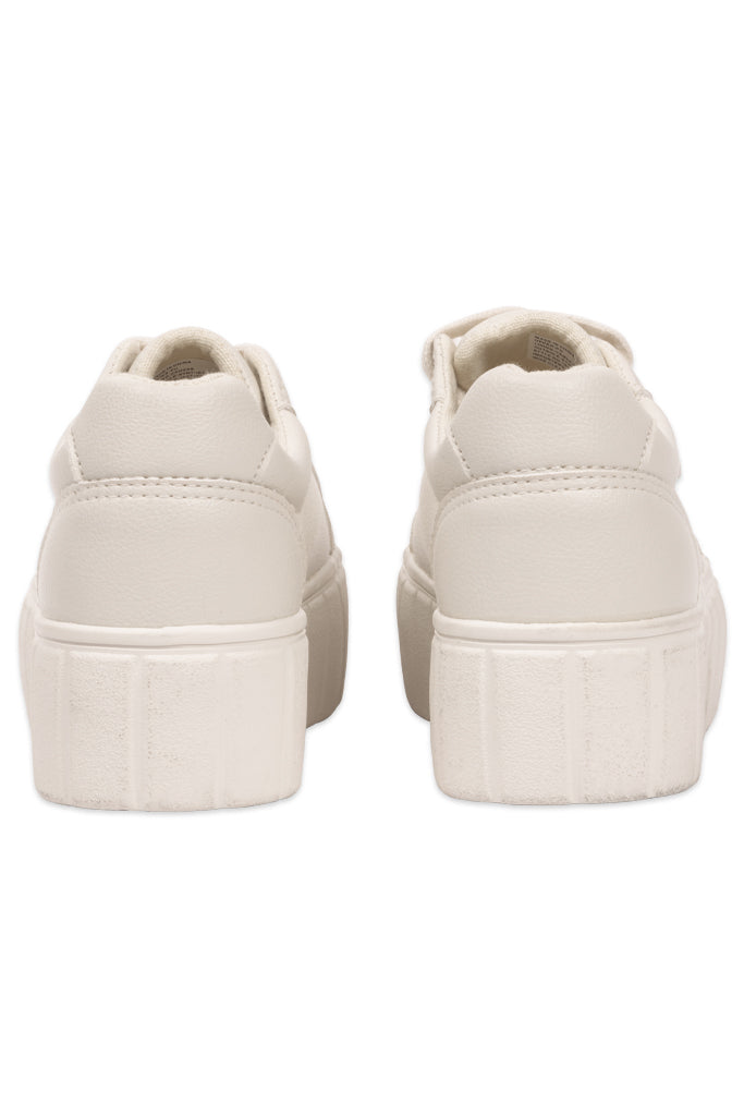 Lace Up Sneaker _ 153934 _ Natural