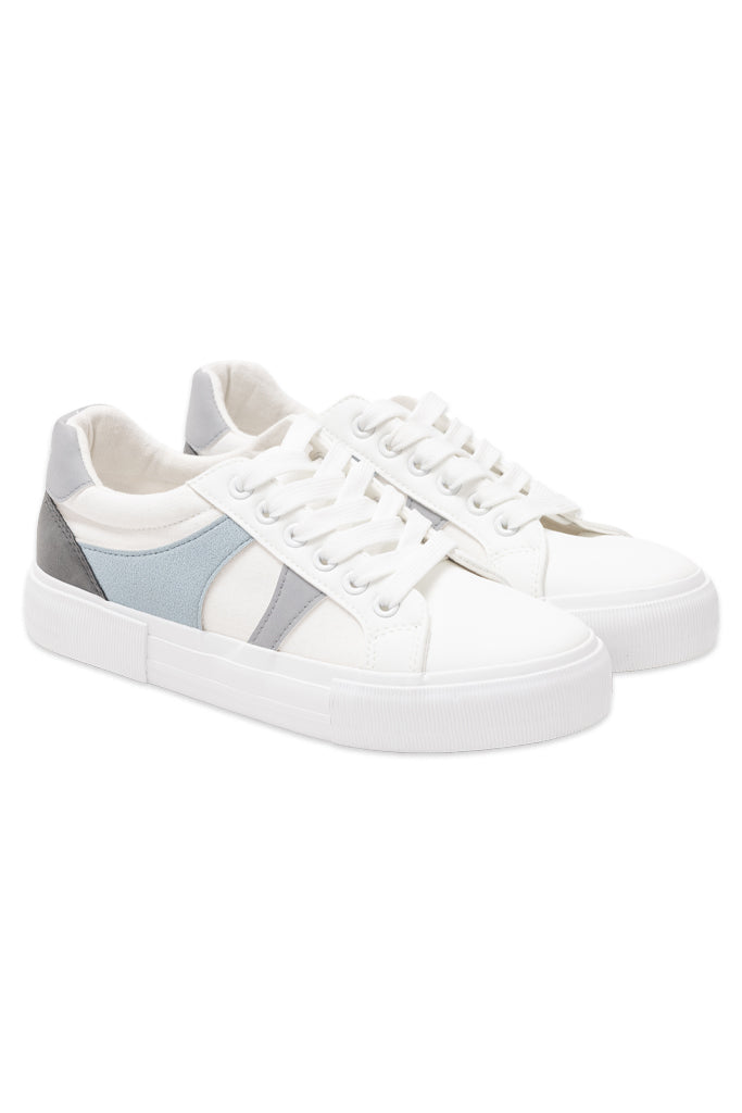 Lace Up Sneaker _ 151002 _ Off White