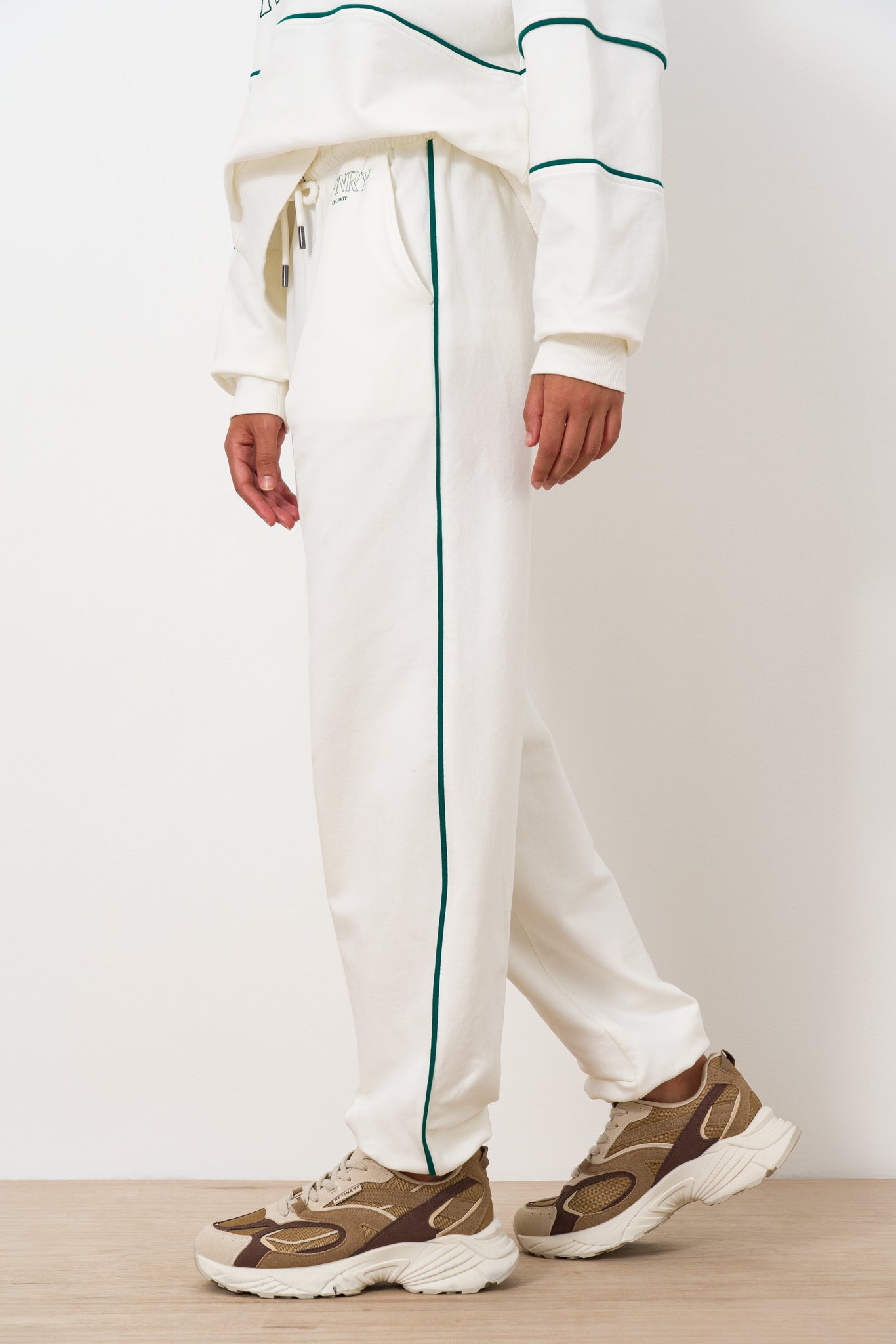 relaxed-fit-trackpants-4