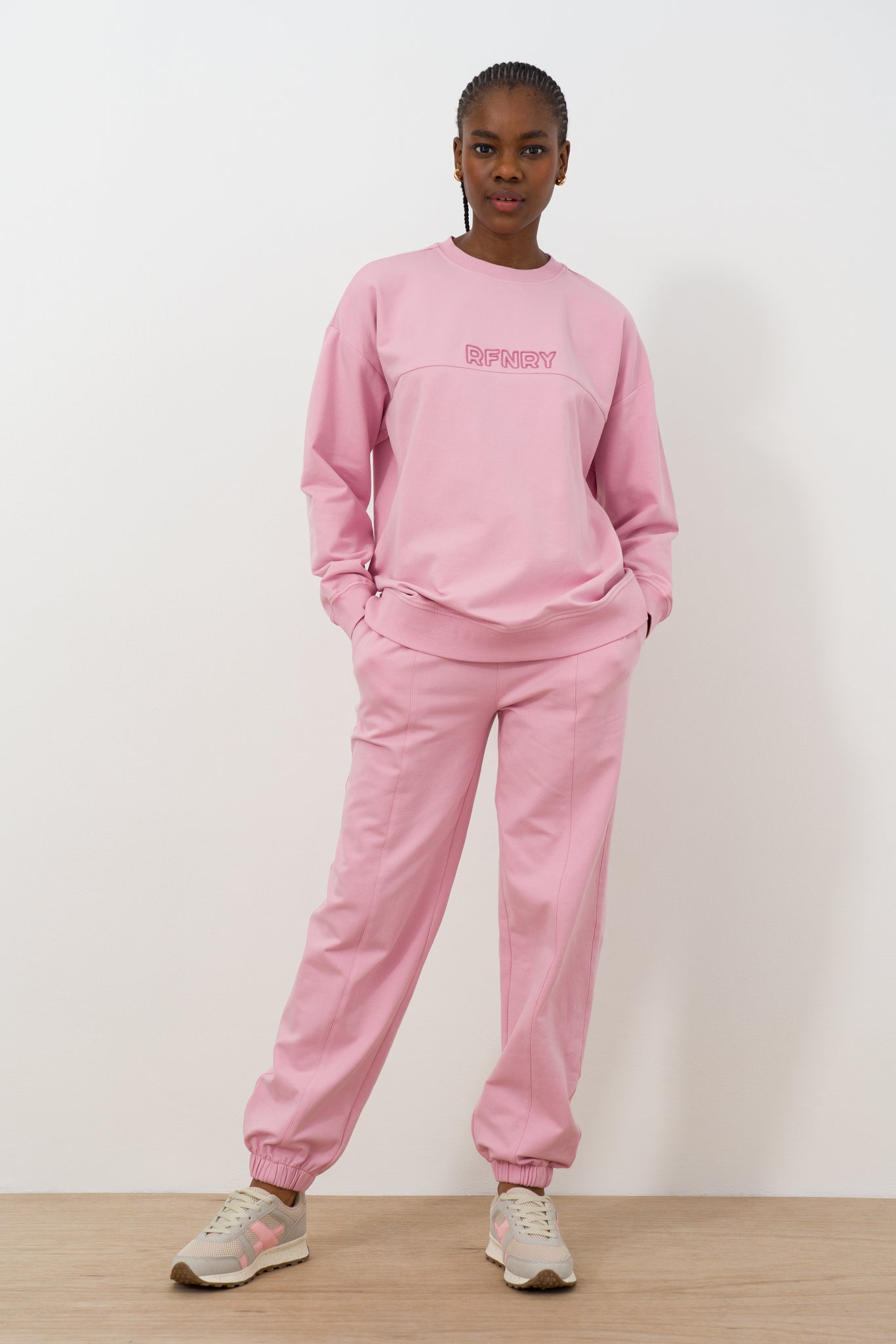 Relaxed-Fit-Trackpants-10