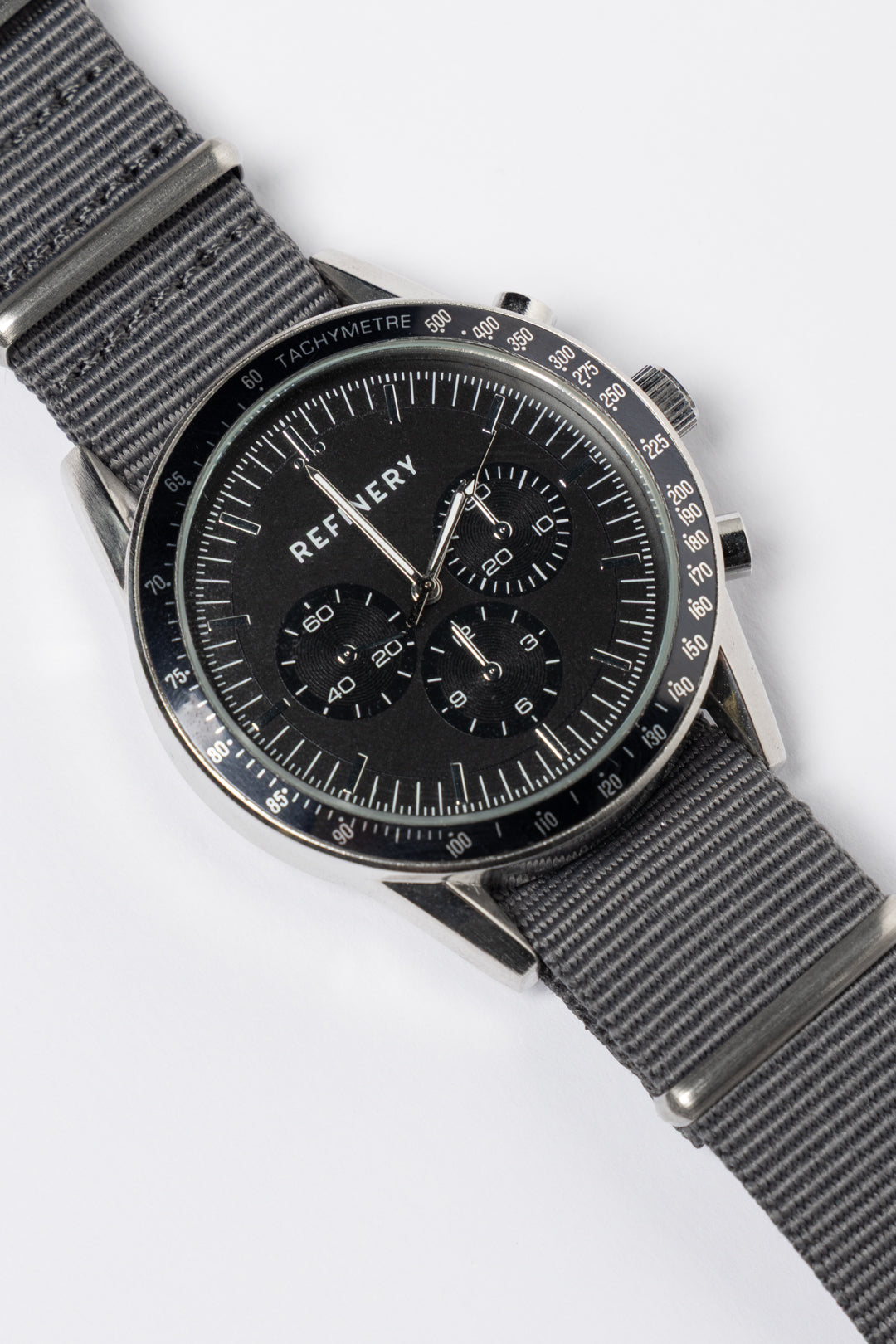 chunky-metal-water-resistant-watch-1