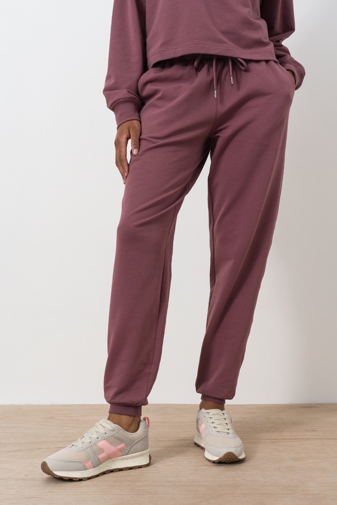 slim-fit-trackpants-4
