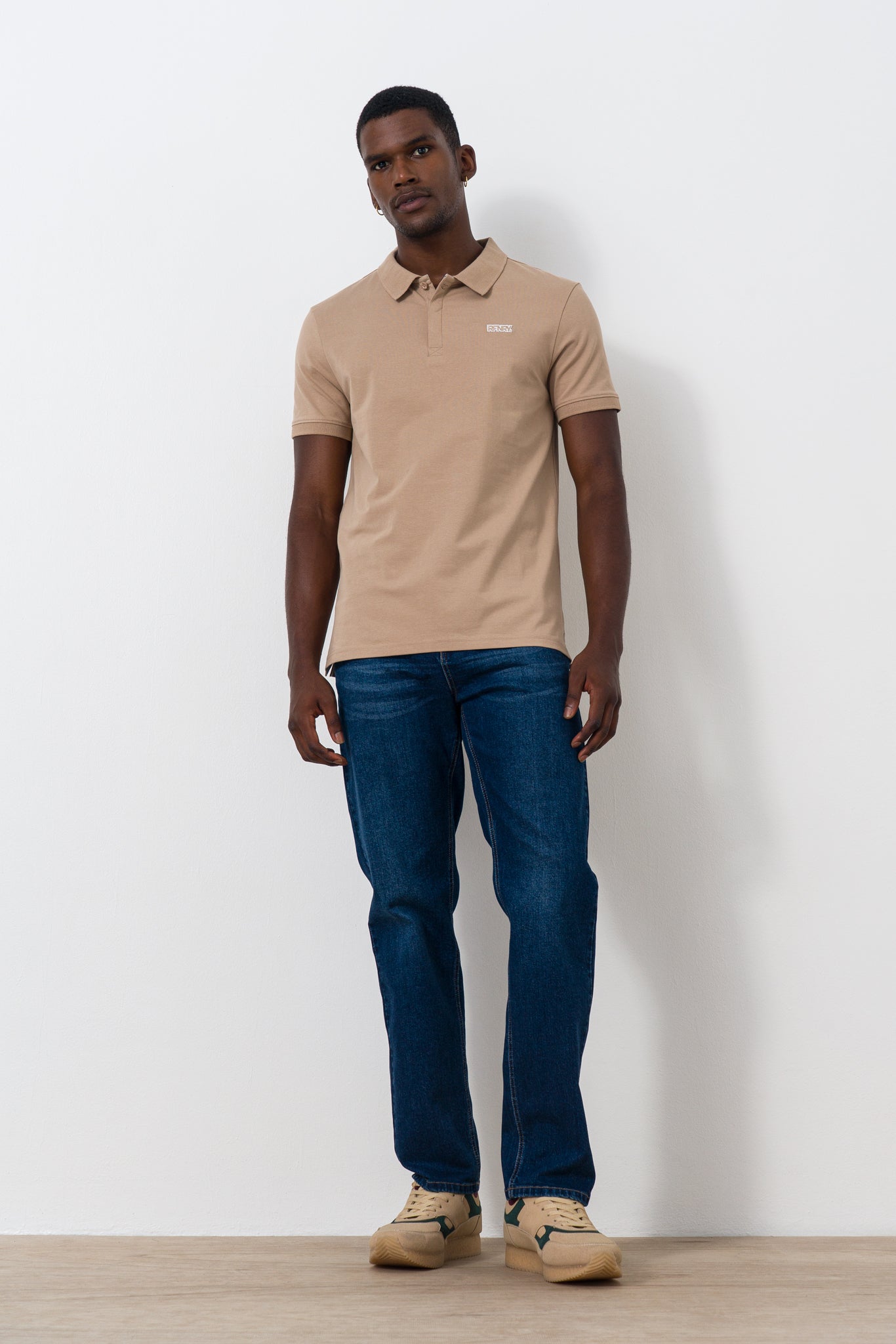 Straight-Leg-Jeans-1