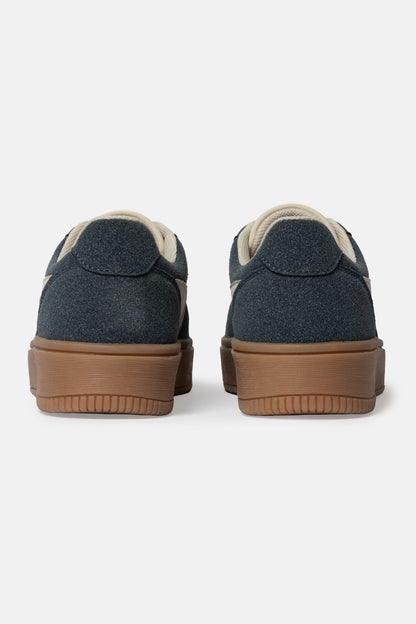Court Sneaker