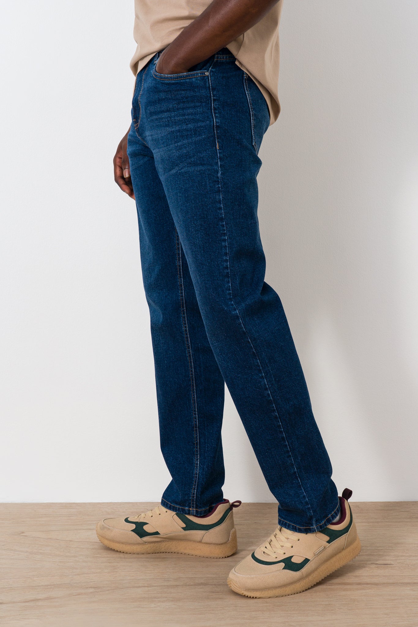 straight-leg-jeans-1
