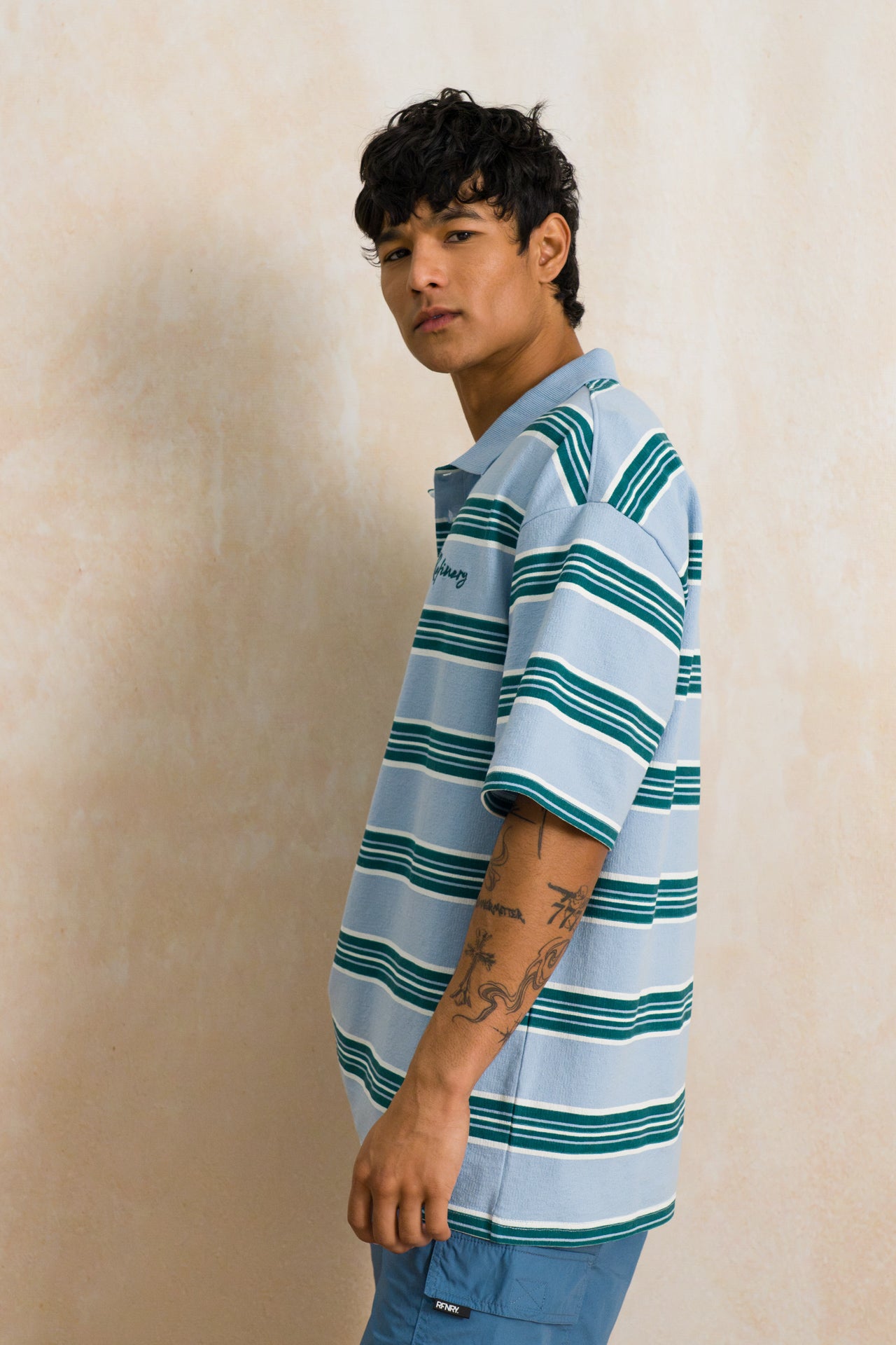 Textured Oversized Golfer