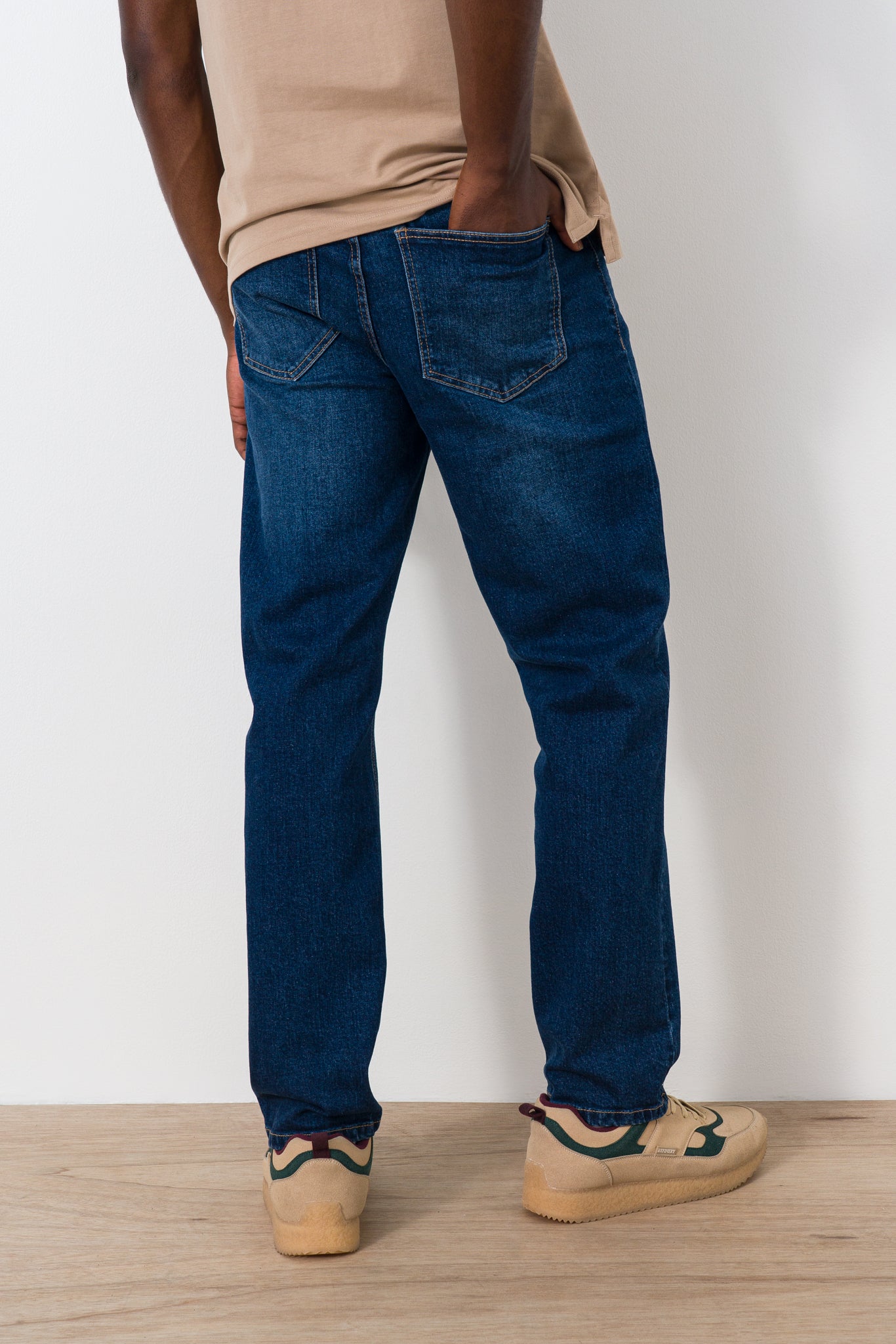straight-leg-jeans-1
