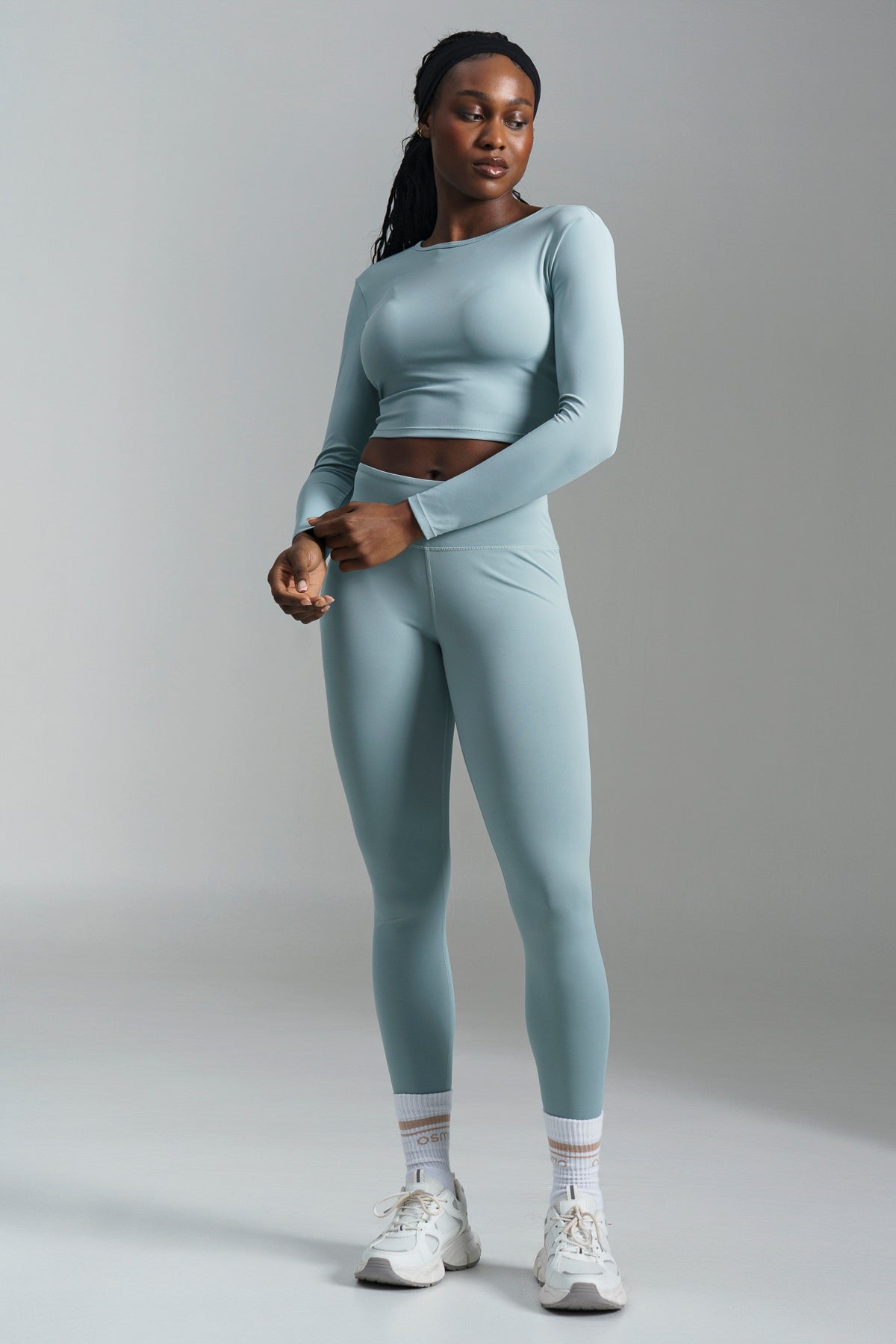 active-keyhole-back-long-sleeve