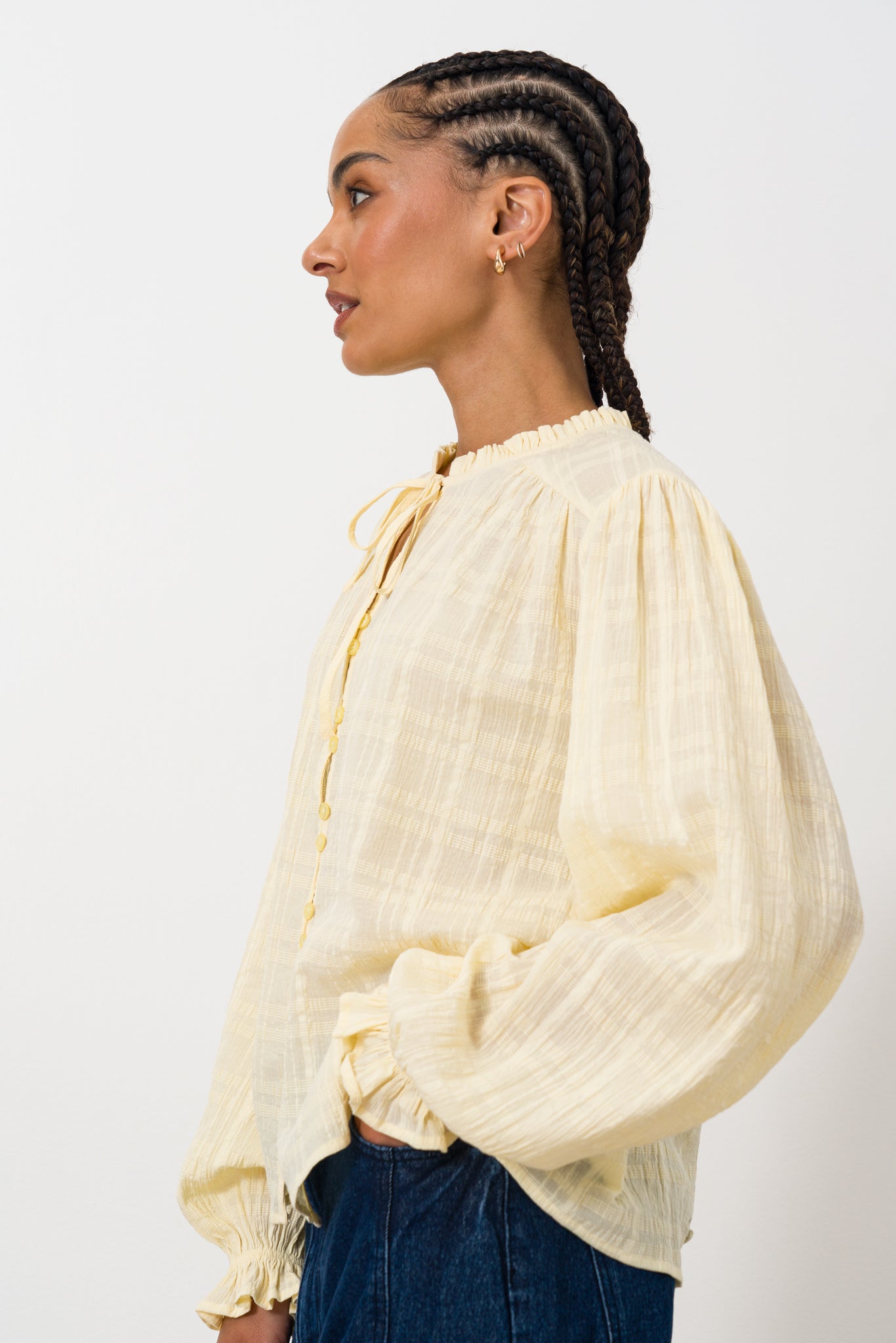 volume-sleeve-blouse