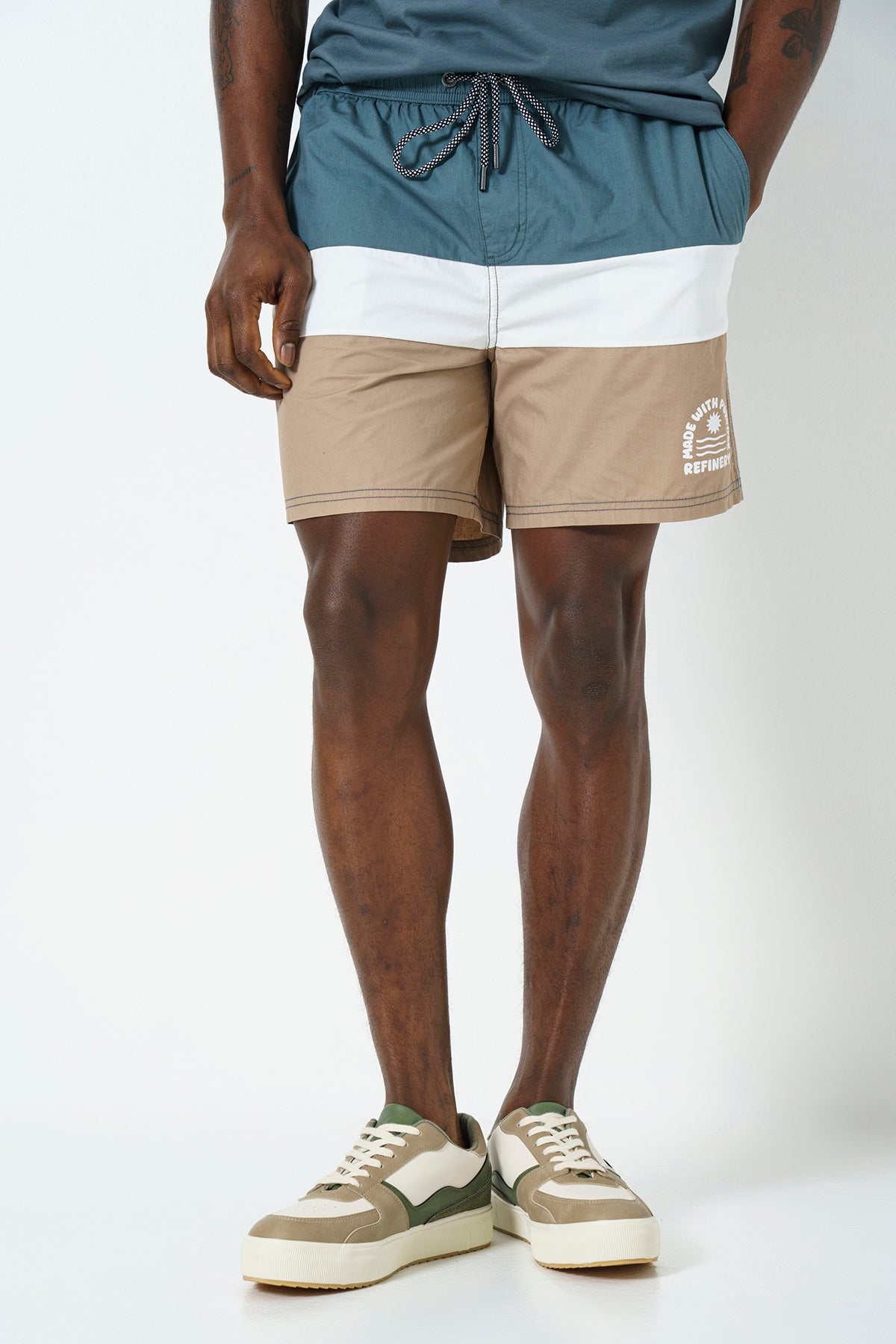 Statement Pool Short Petrol