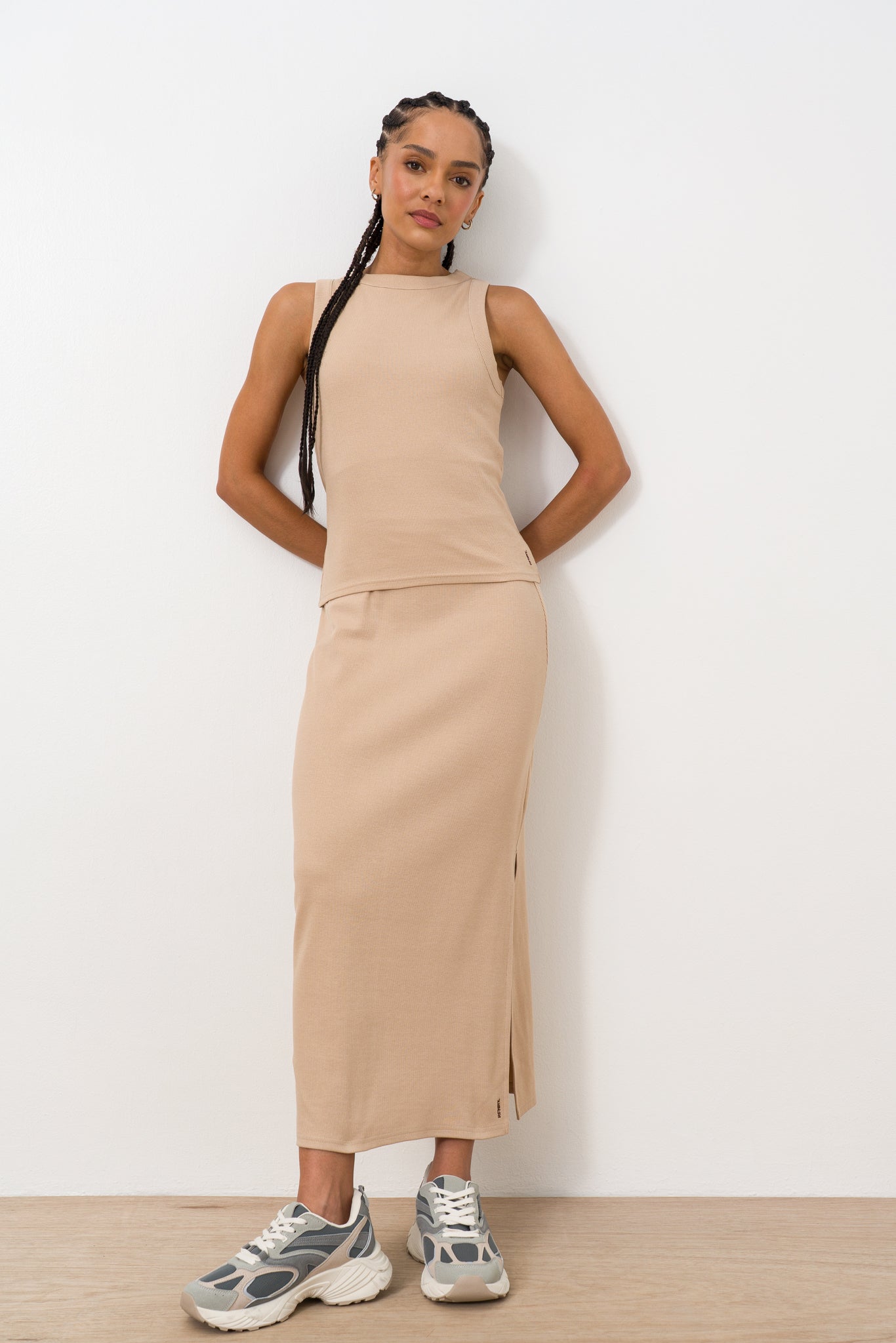 hi-neck-rib-tank