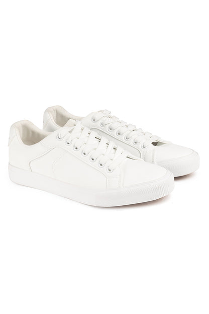 Lace-Up Sneaker _ 143700 _ White