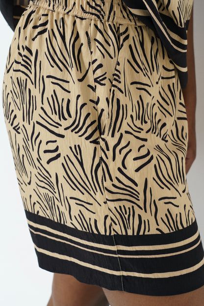 Relaxed Hi Rise Shorts _ 165791 _ Sand
