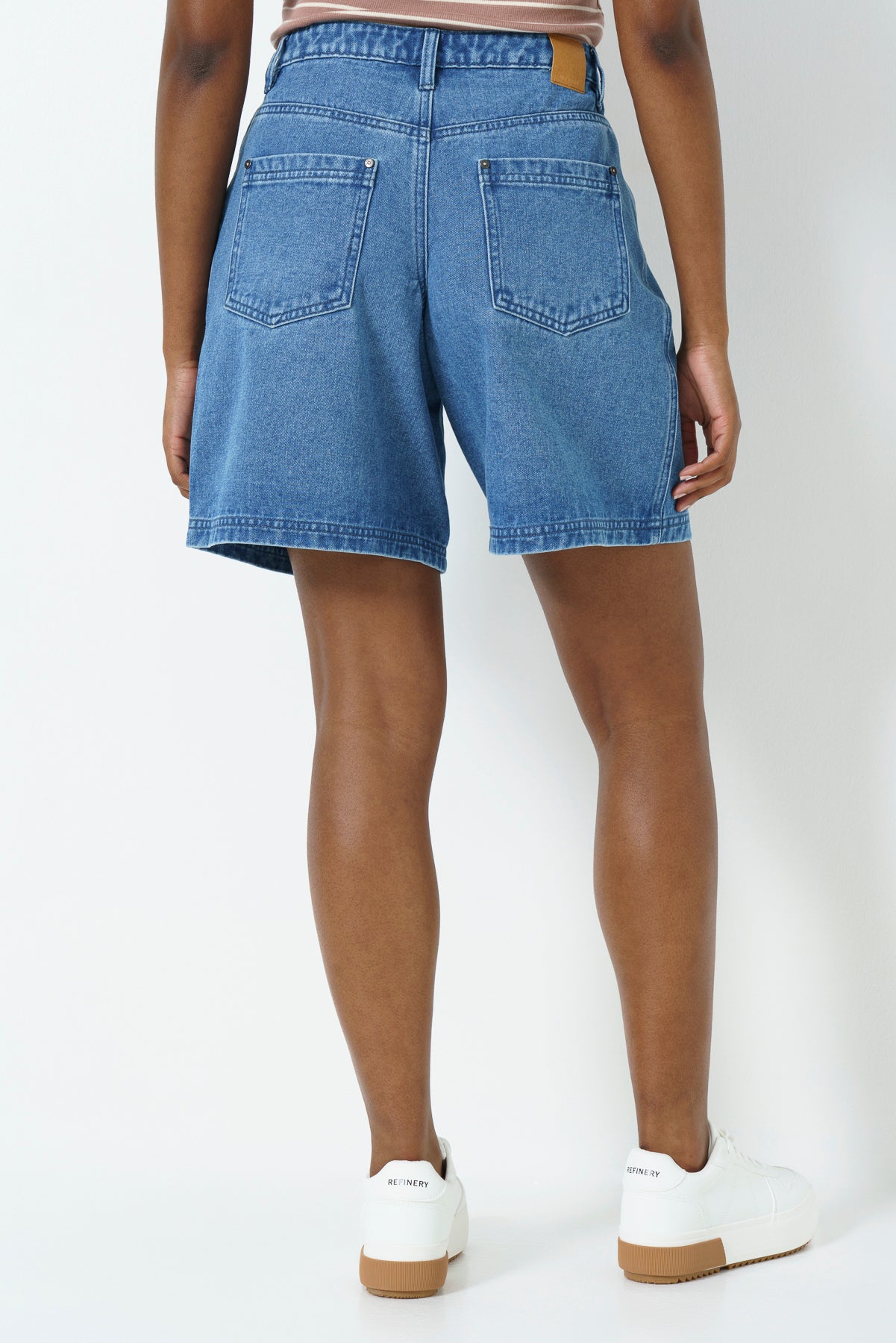 Pleat Hi Rise Bermuda _ 166092 _ Mid Wash