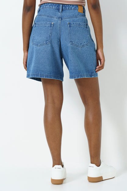 Pleat Hi Rise Bermuda _ 166092 _ Mid Wash