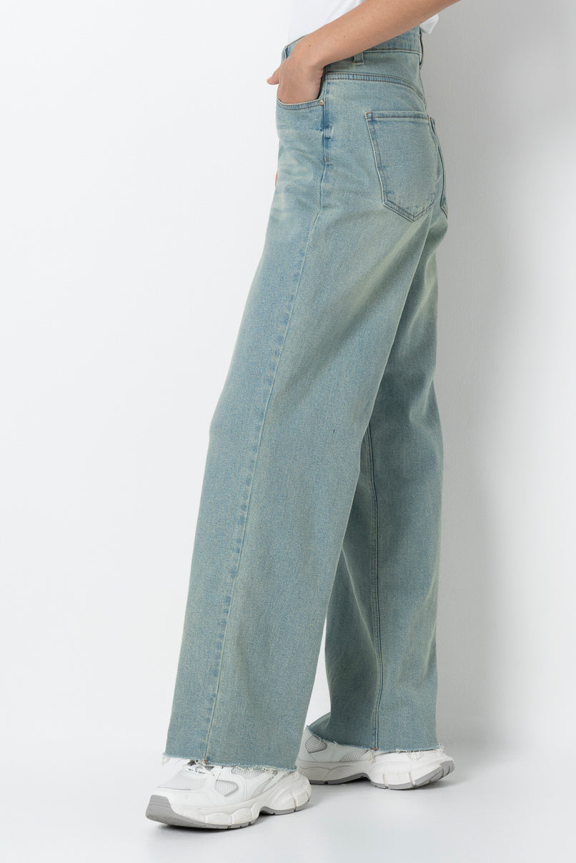 Rf16 Wide Leg Jeans _ 155038 _ Mid Wash