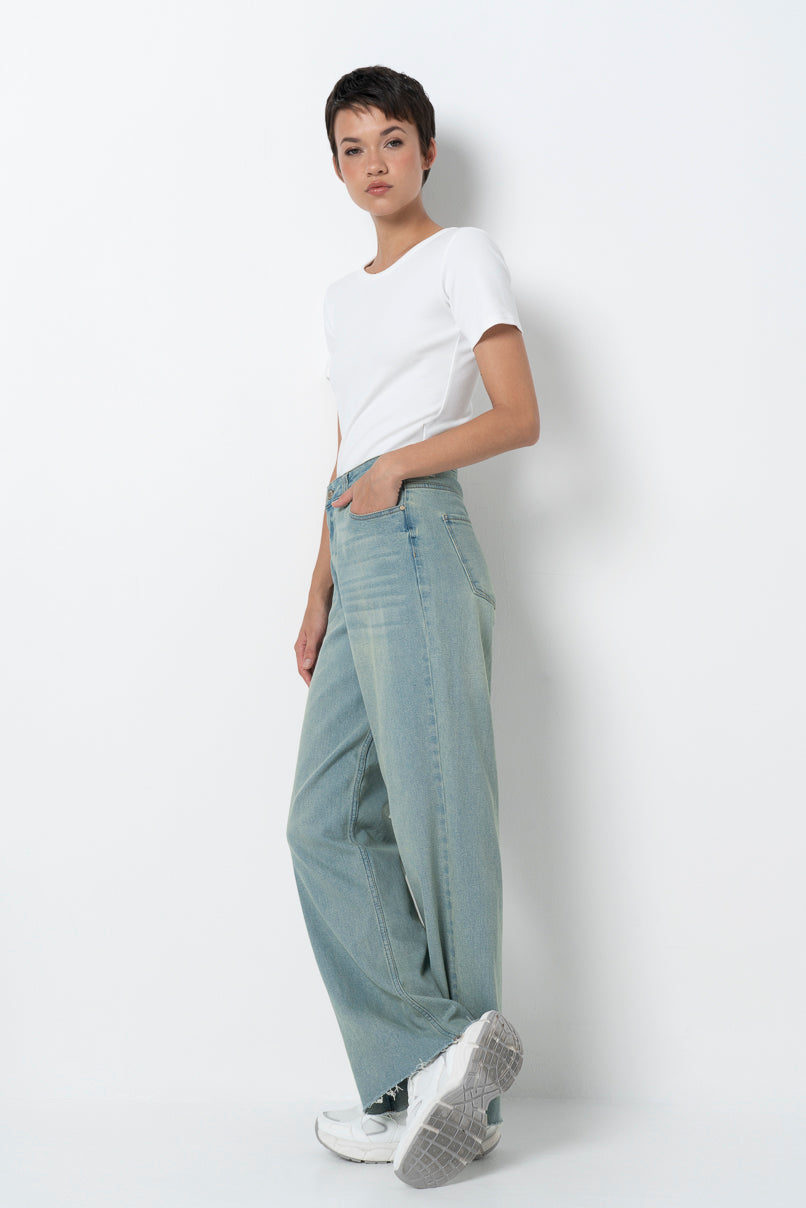 Rf16 Wide Leg Jeans _ 155038 _ Mid Wash