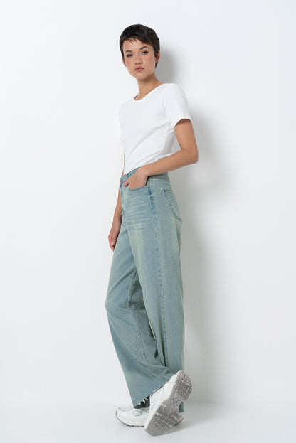 Rf16 Wide Leg Jeans _ 155038 _ Mid Wash