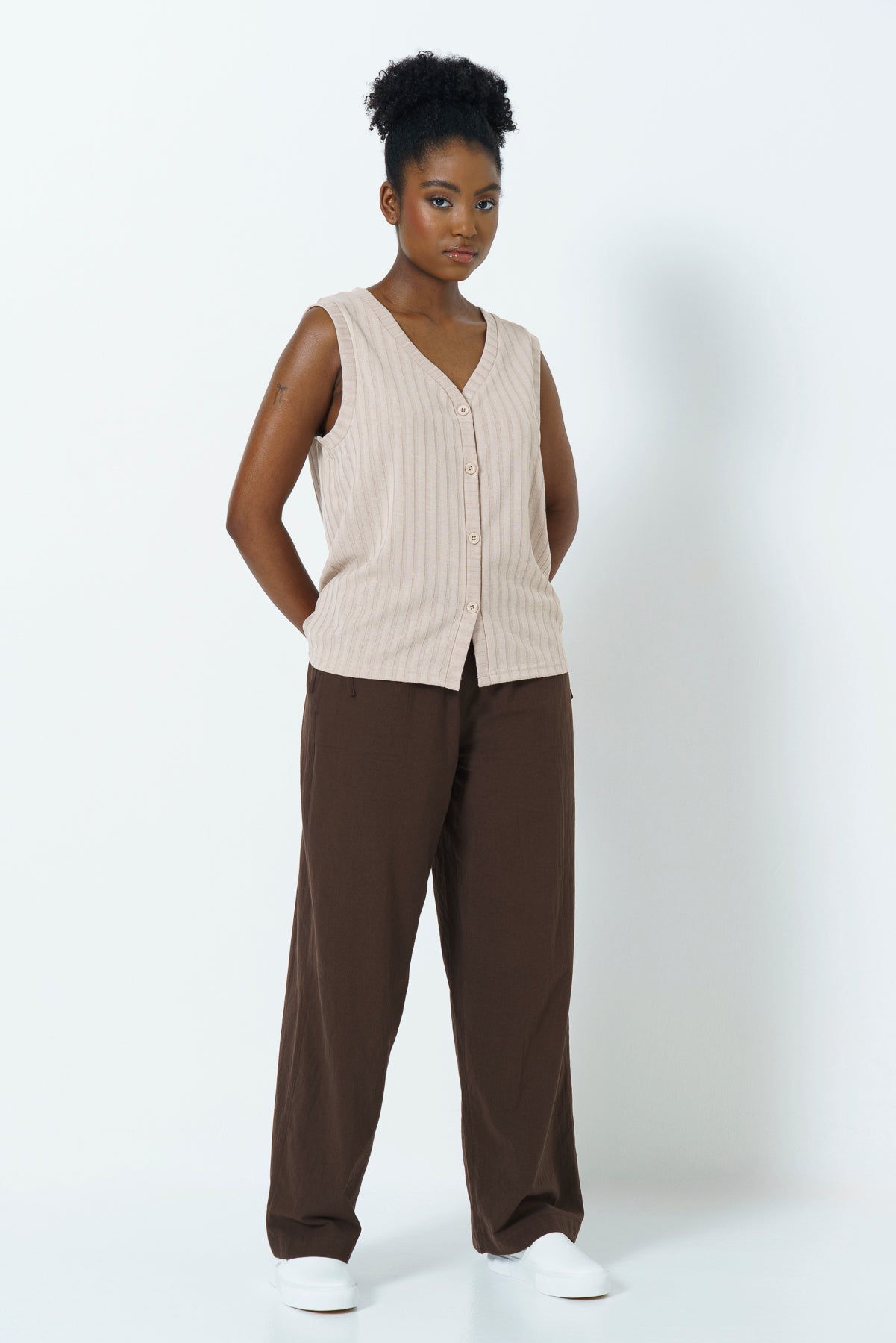 Relaxed Mid Rise Pants