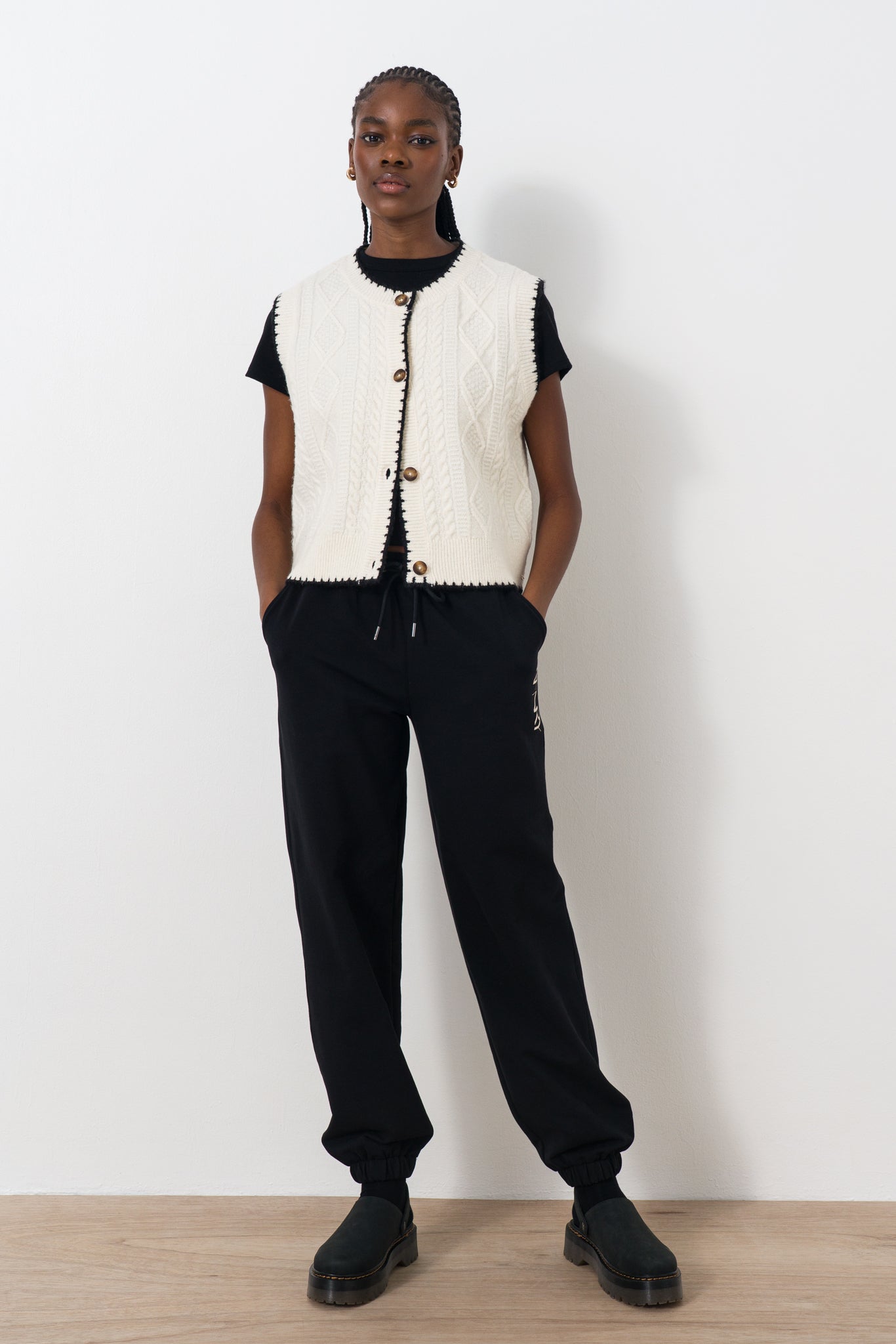 sleeveless-cardigan