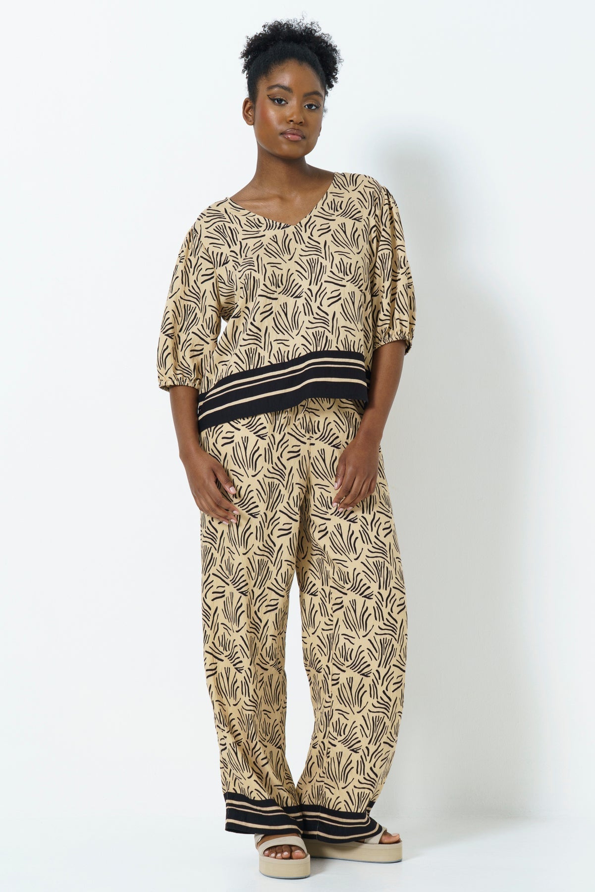 Relaxed Printed  Pants