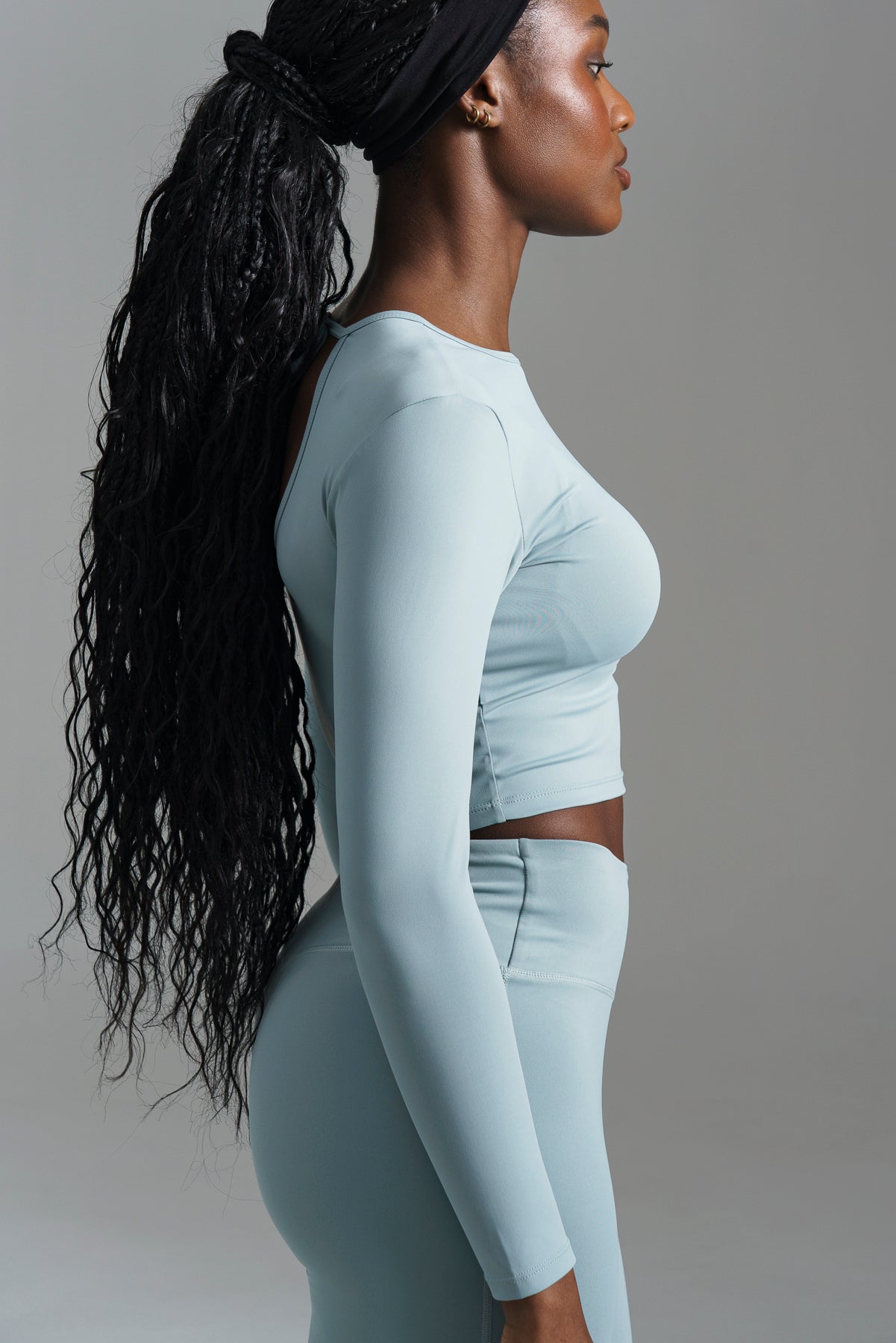 active-keyhole-back-long-sleeve