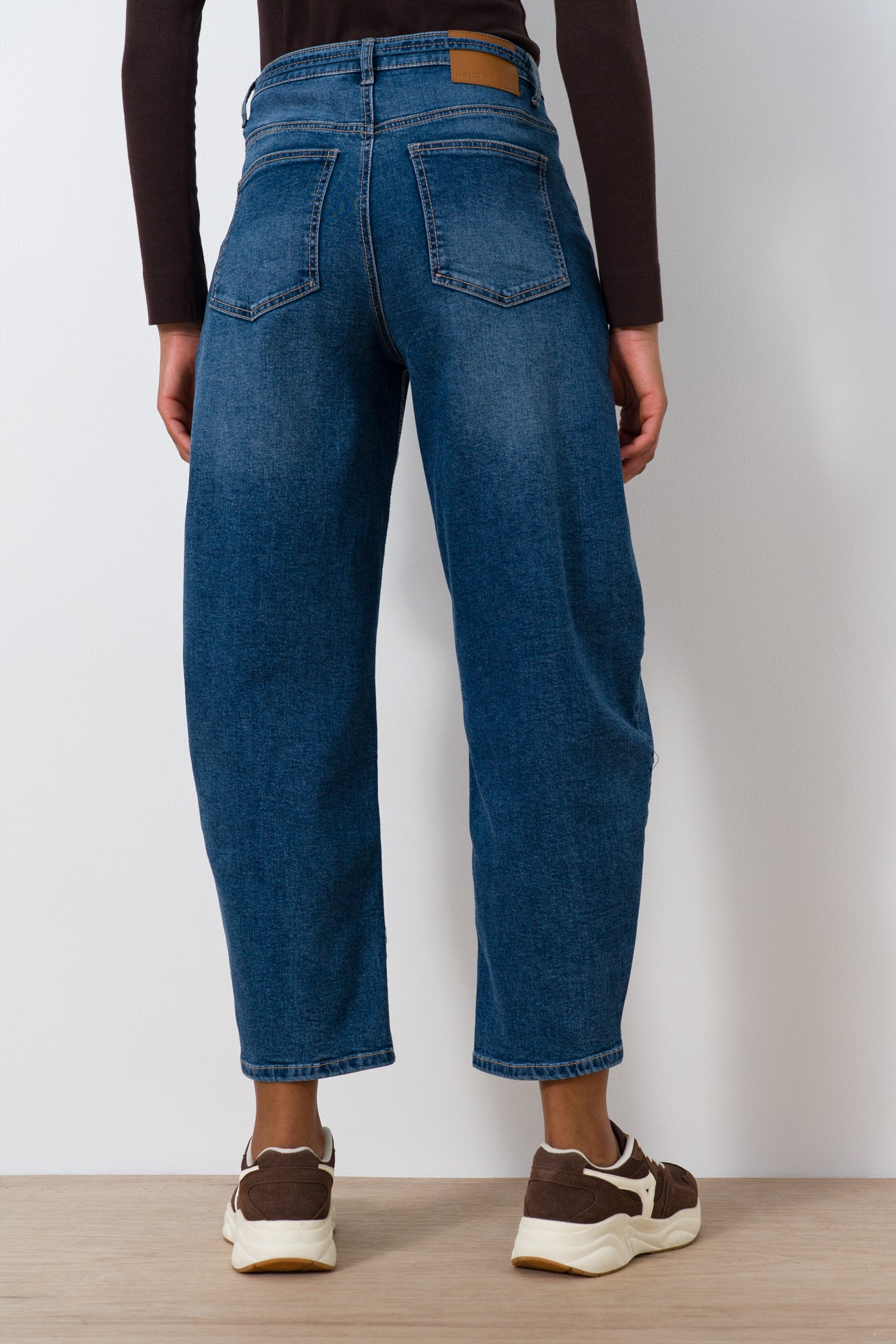 High Rise Barrel Jeans