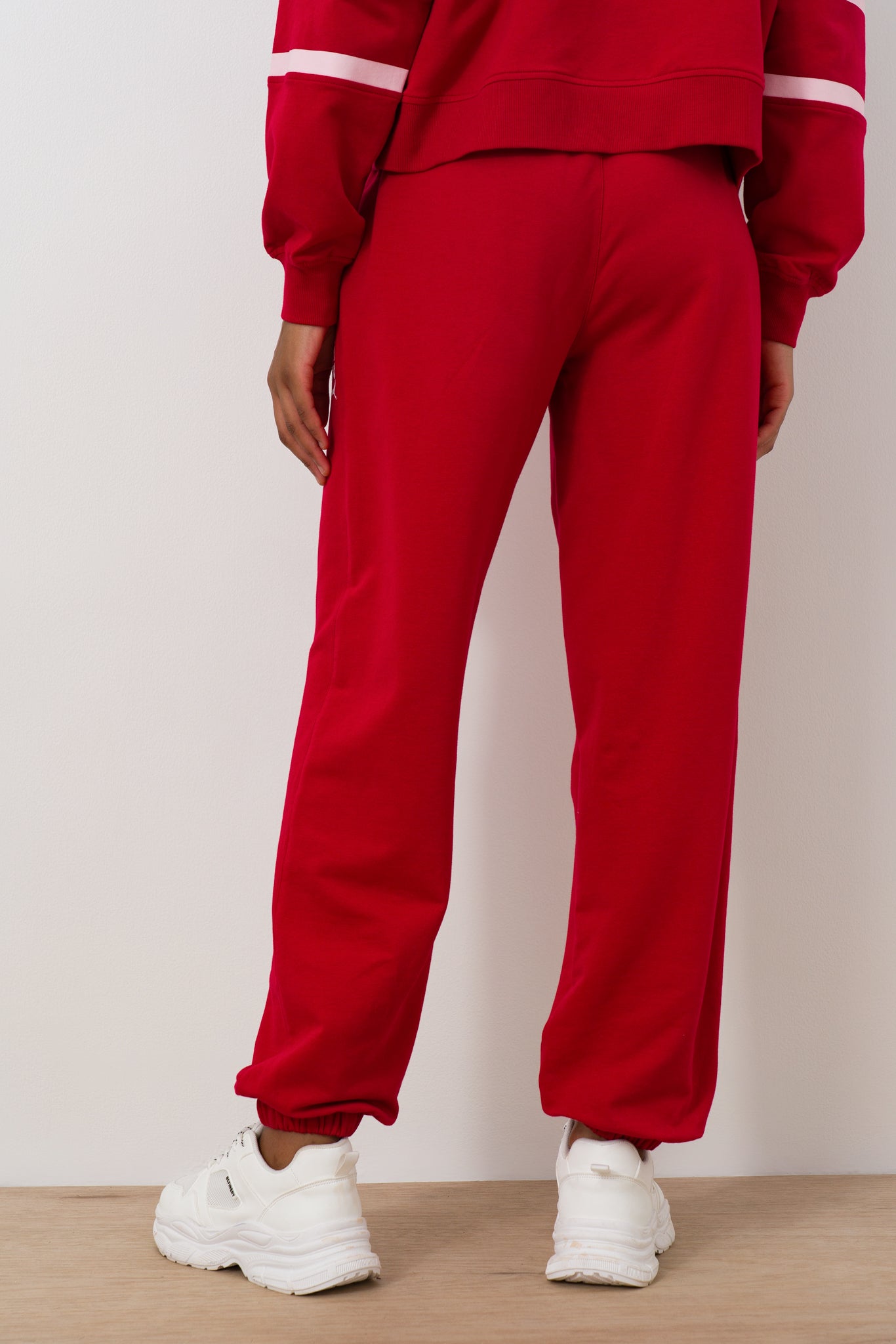 relaxed-fit-trackpants-15