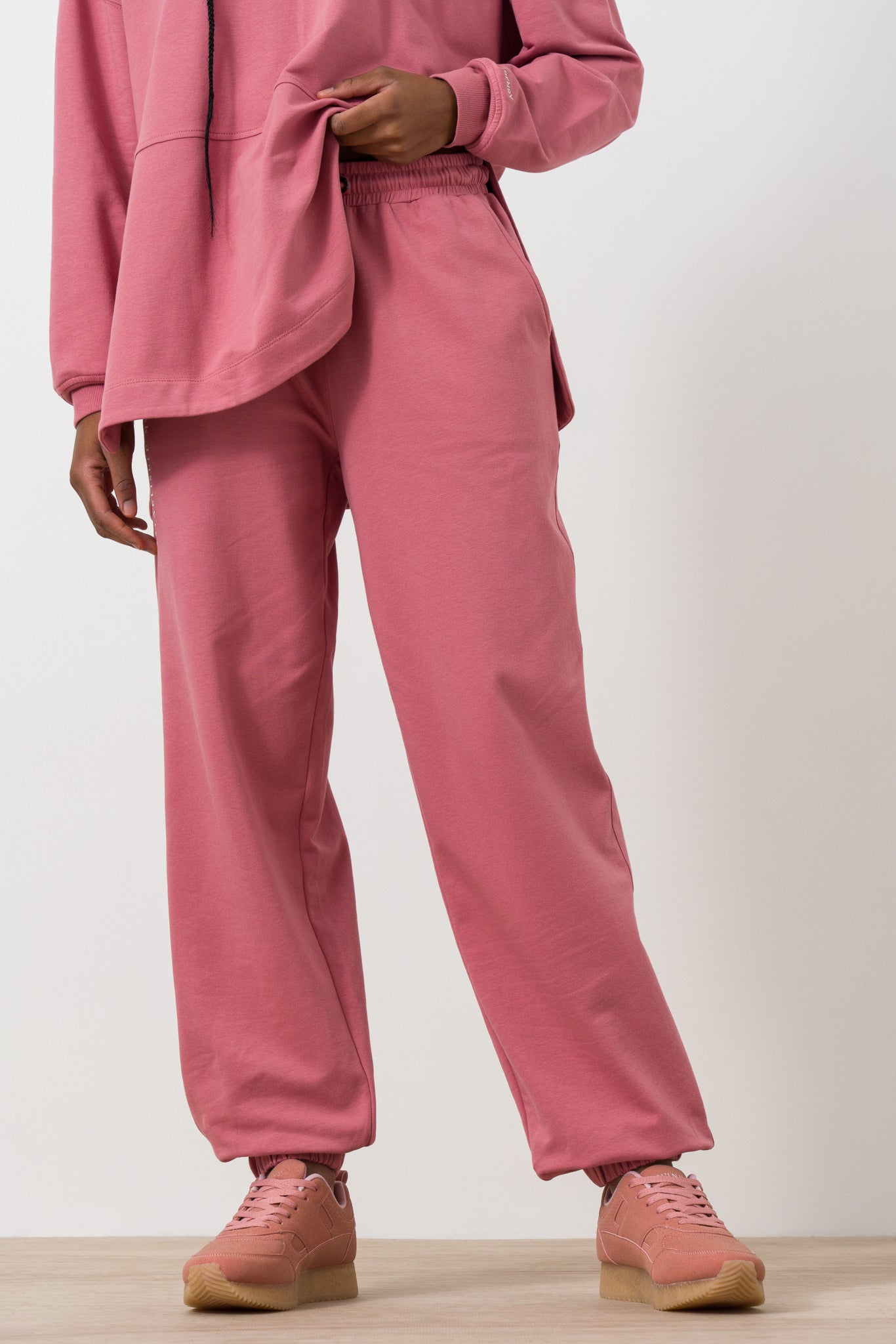 relaxed-fit-trackpants-7
