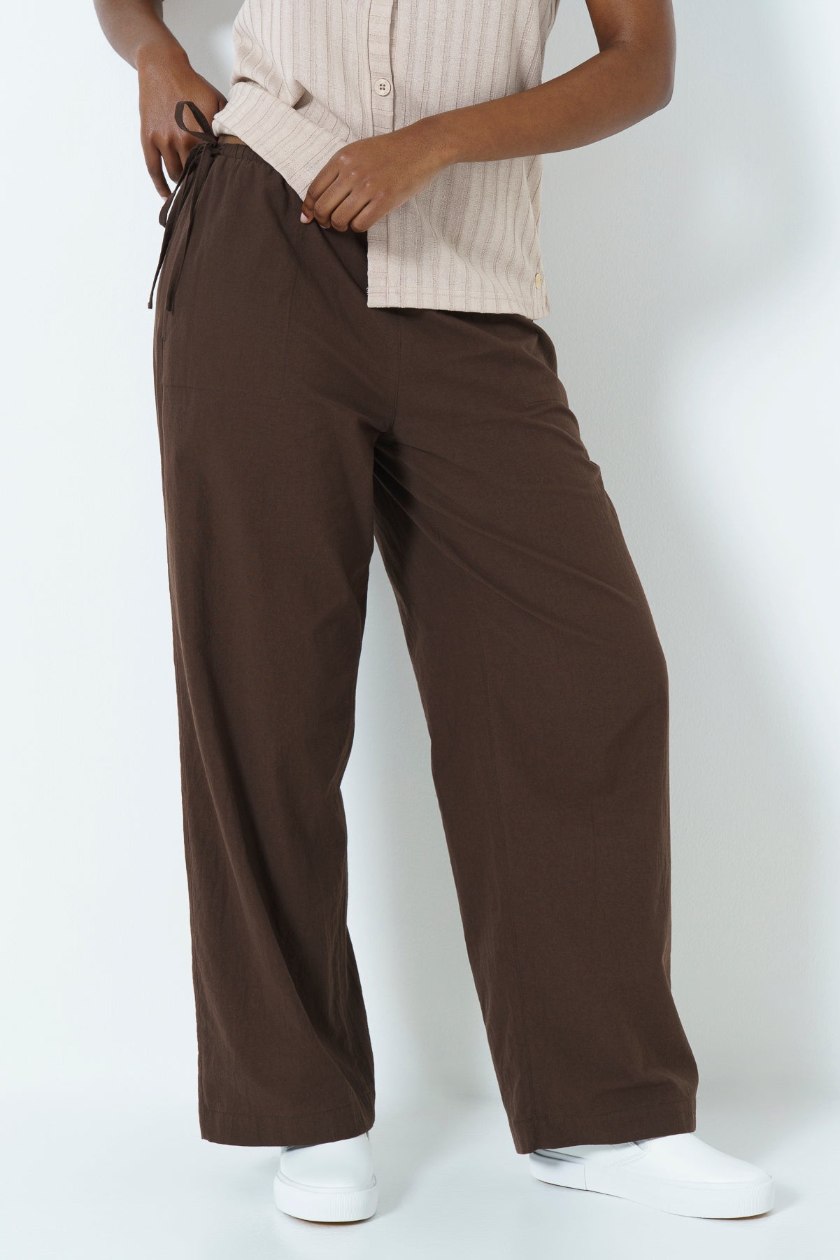 Relaxed Mid Rise Pants